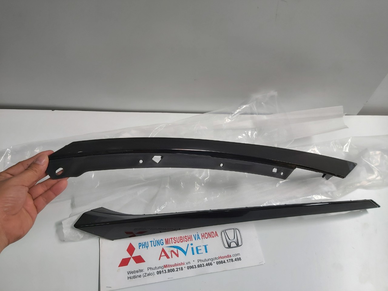 Ốp trên đèn pha xe Honda CIVIC 2018-2020